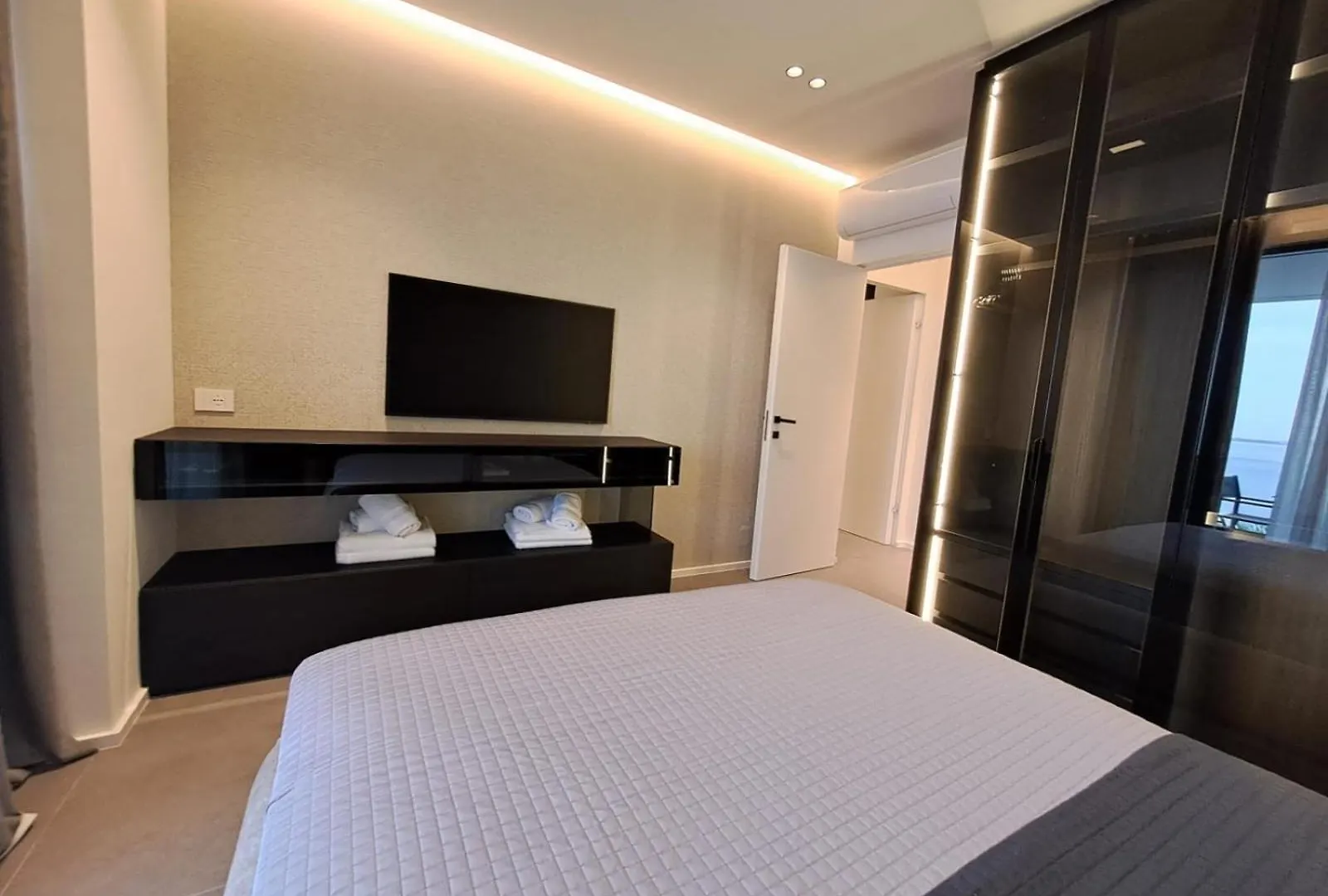 Appartamento Luxury Aurora Avlonya 0*,